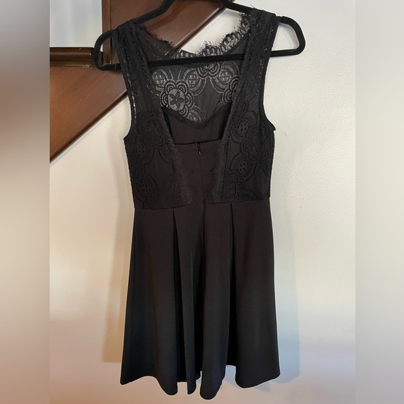 Francesca’s black lace swing dress size small nwot - Picture 4 of 4